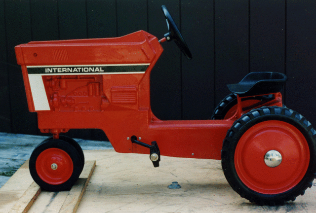 Pedal Tractor Diecast International Tractors 1971 Model 404