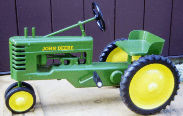 1950's john deere pedal tractor